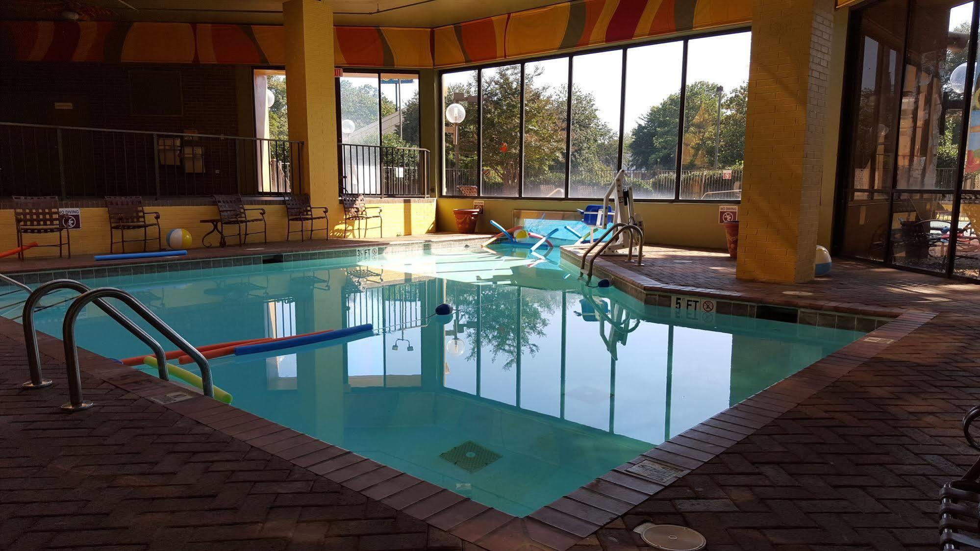 Ramada Plaza By Wyndham Atlanta Airport Hotel College Park Ngoại thất bức ảnh